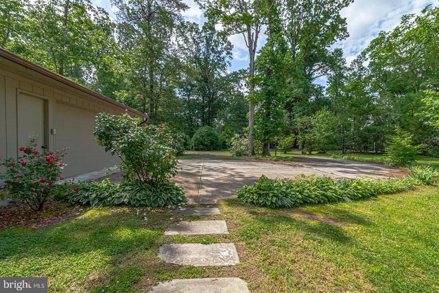 109 KINGFISHER CIRCLE, Weems, VA 22576