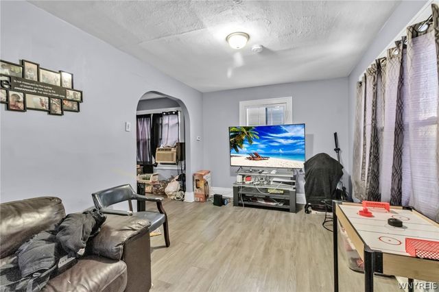 15 Blum Avenue, Buffalo, NY 14216