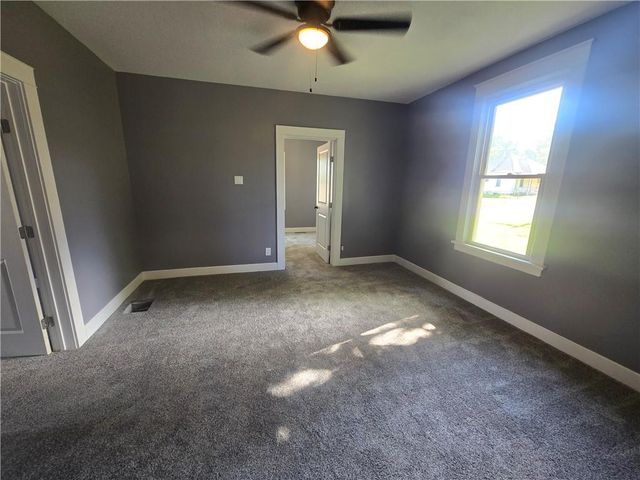 2113 Jefferson Street, Lexington, MO 64067