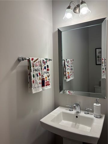 701 England Rd, Cranberry Twp, PA 16066