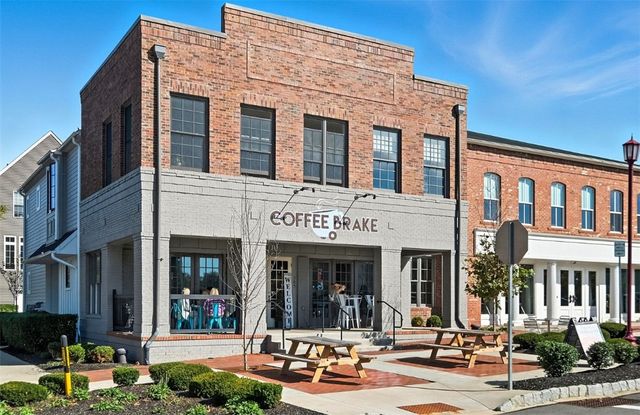 701 England Rd, Cranberry Twp, PA 16066