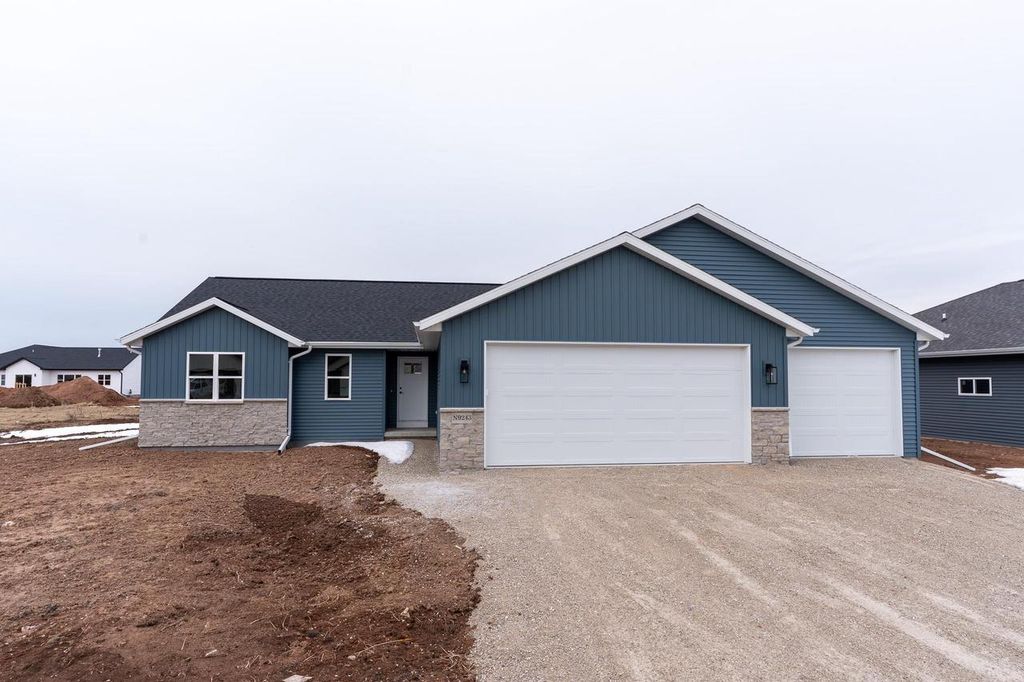 N9243 ANTON STREET, Appleton, WI 54915