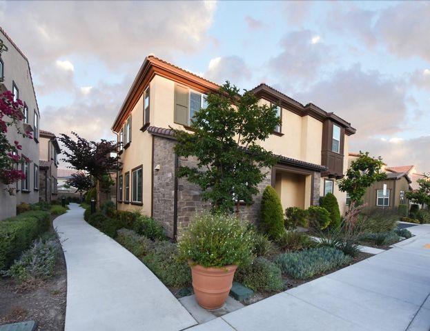 7075 Montecito Lane, Eastvale, CA 92880