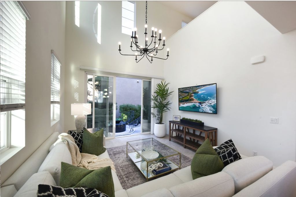 7075 Montecito Lane, Eastvale, CA 92880