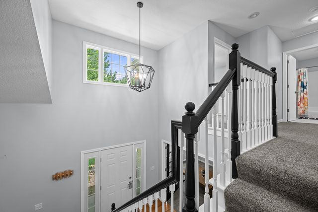 1198 Bridgeview Place, Le Claire, IA 52753