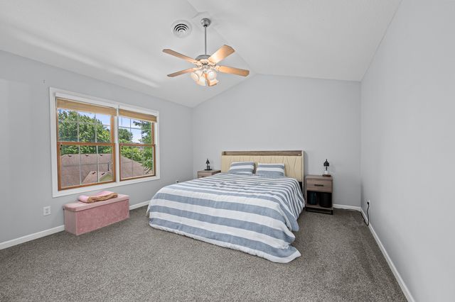 1198 Bridgeview Place, Le Claire, IA 52753