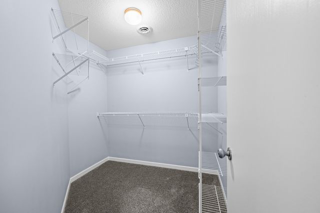 1198 Bridgeview Place, Le Claire, IA 52753