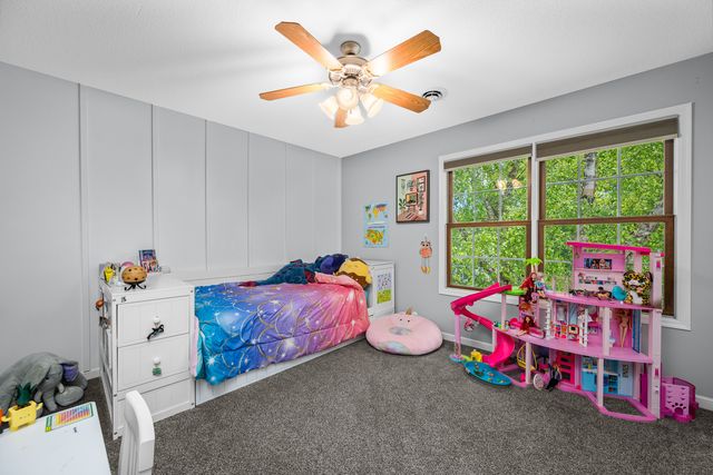 1198 Bridgeview Place, Le Claire, IA 52753