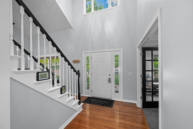1198 Bridgeview Place, Le Claire, IA 52753