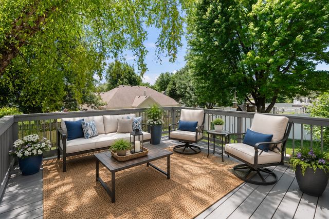 1198 Bridgeview Place, Le Claire, IA 52753