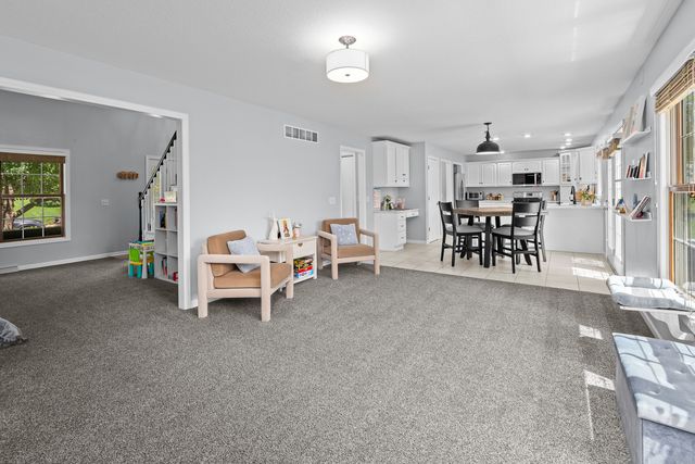 1198 Bridgeview Place, Le Claire, IA 52753