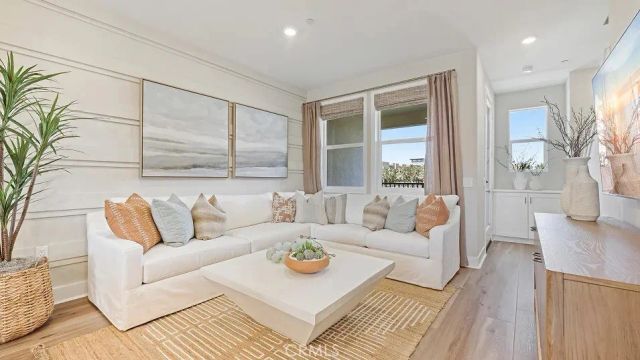 1720 E Park Street 11, Anaheim, CA 92805