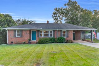 102 Longwood Drive, Taylors, SC 29687