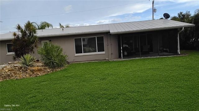 1749 Bikini CT, Cape Coral, FL 33904