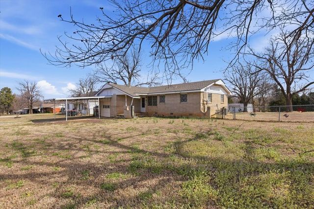 2510 N Peebly Road, Harrah, OK 73045