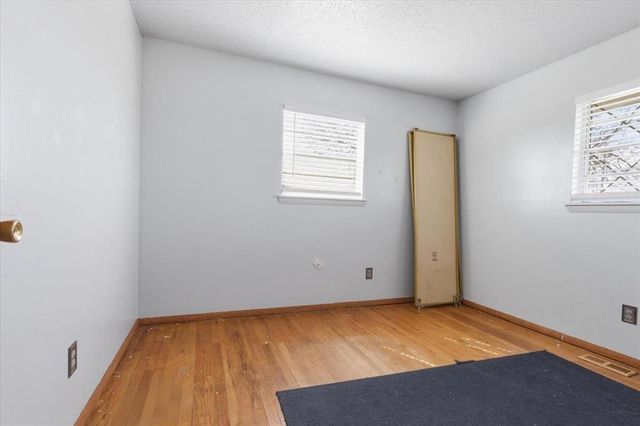 2510 N Peebly Road, Harrah, OK 73045