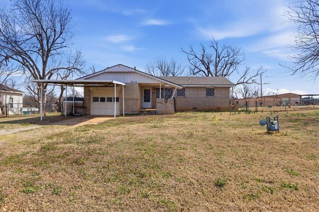 2510 N Peebly Road, Harrah, OK 73045