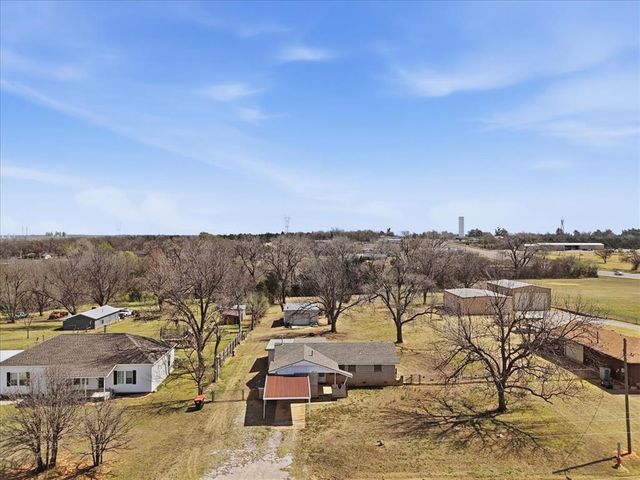 2510 N Peebly Road, Harrah, OK 73045