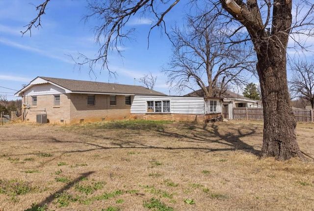 2510 N Peebly Road, Harrah, OK 73045