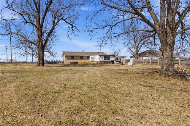 2510 N Peebly Road, Harrah, OK 73045