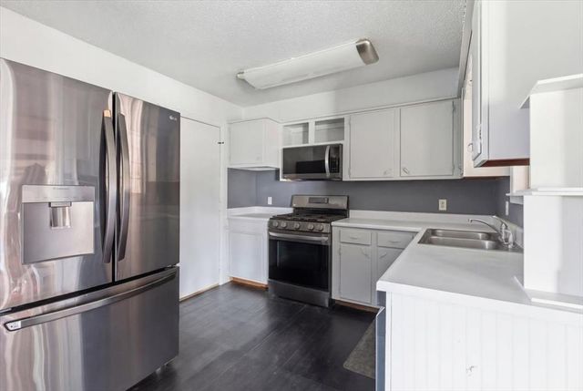 2510 N Peebly Road, Harrah, OK 73045