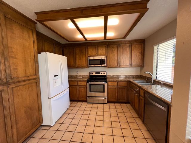 1417 W Swain Rd, Stockton, CA 95207