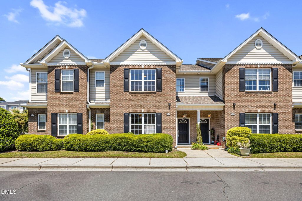 379 E Willhaven Drive, Fuquay Varina, NC 27526