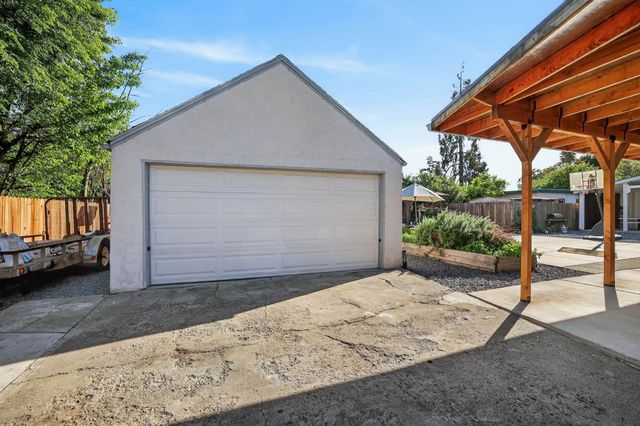 2308 Roanoke Ave, Sacramento, CA 95838
