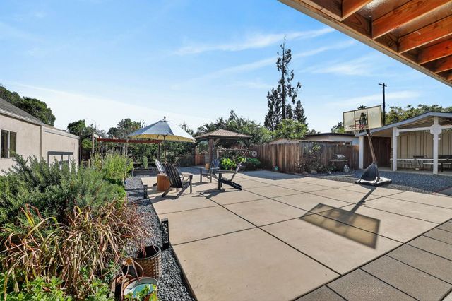 2308 Roanoke Ave, Sacramento, CA 95838