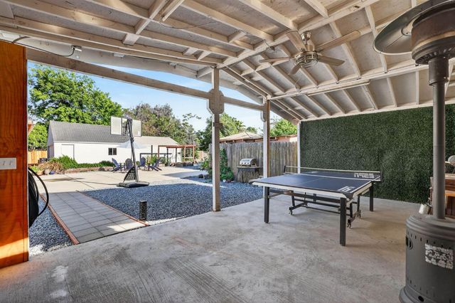 2308 Roanoke Ave, Sacramento, CA 95838