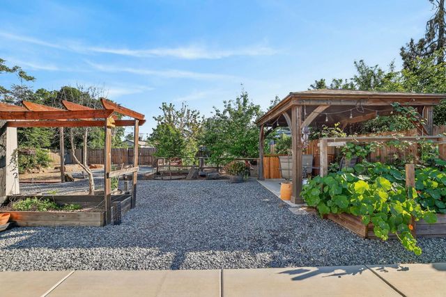 2308 Roanoke Ave, Sacramento, CA 95838