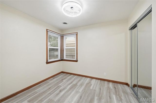 22 McNulty Drive, Florissant, MO 63031