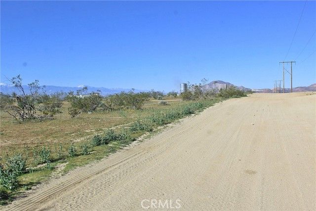 1 Kimshew Road, Apple Valley, CA 92307