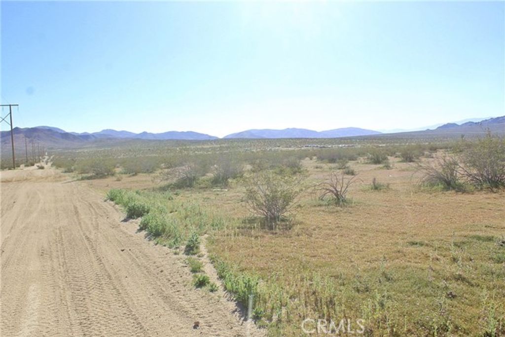 1 Kimshew Road, Apple Valley, CA 92307