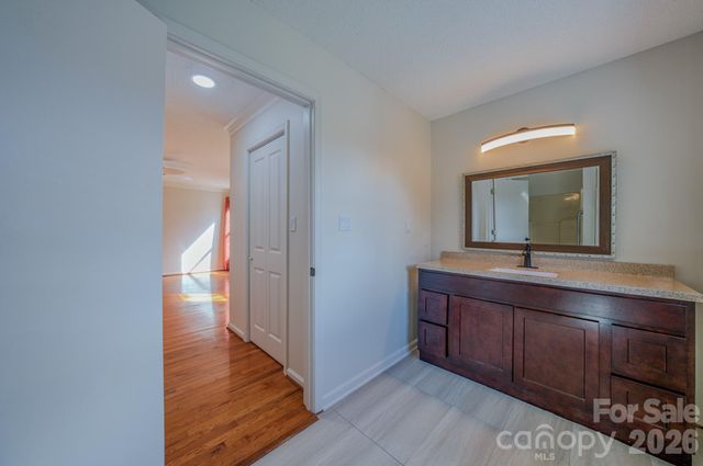 4 Hedgerose Court D, Asheville, NC 28805