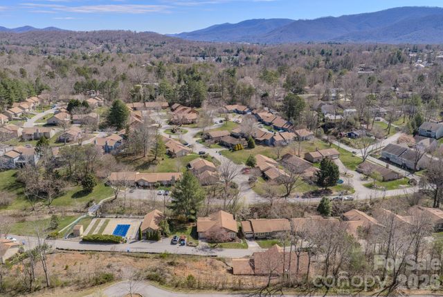 4 Hedgerose Court D, Asheville, NC 28805