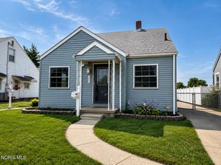 2514 Taft Avenue, Oregon, OH 43616