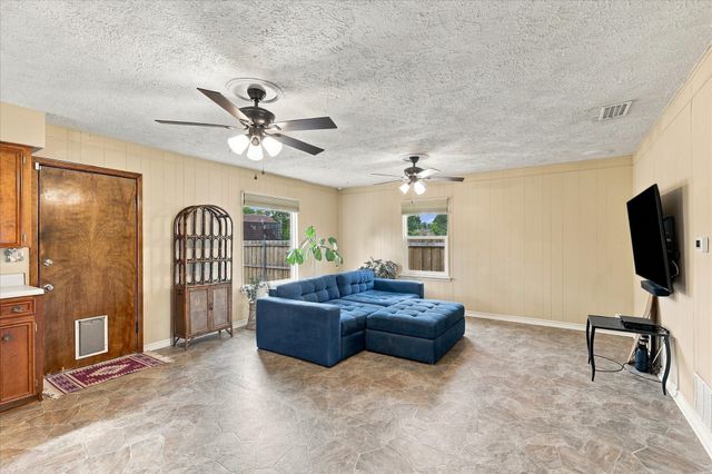 3202 Casino Drive, Dallas, TX 75224