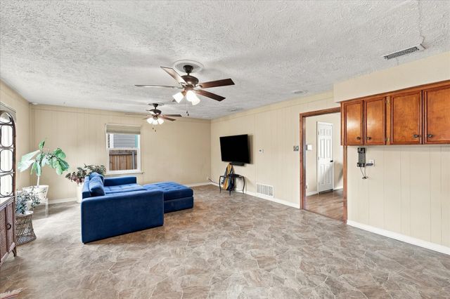 3202 Casino Drive, Dallas, TX 75224