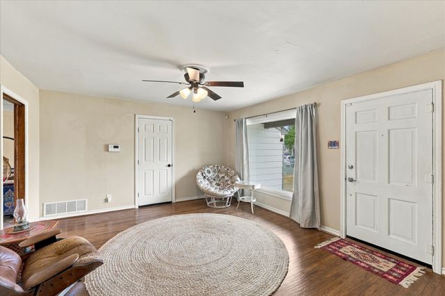 3202 Casino Drive, Dallas, TX 75224