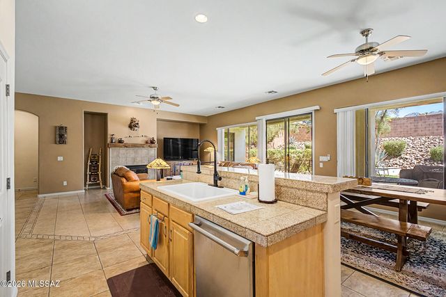 4698 W Cholla Bluff Drive, Marana, AZ 85658
