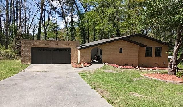 6820 Marlborough Circle S, South Fulton, GA 30349