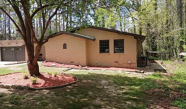 6820 Marlborough Circle S, South Fulton, GA 30349