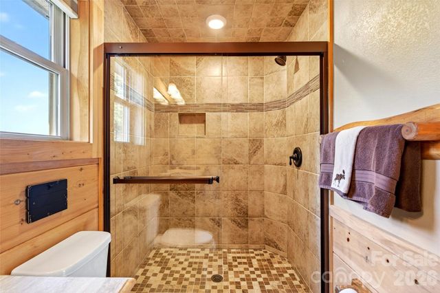 25 N Forest Drive, Marion, NC 28752