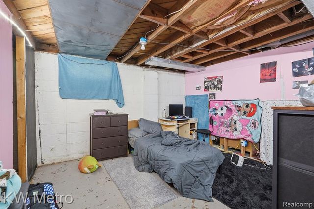 1722 Deering Street, Garden City, MI 48135