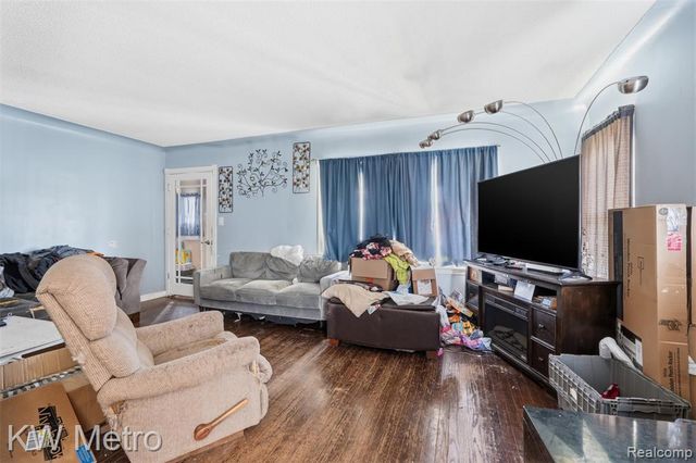 1722 Deering Street, Garden City, MI 48135