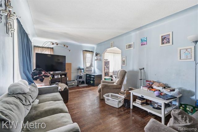 1722 Deering Street, Garden City, MI 48135