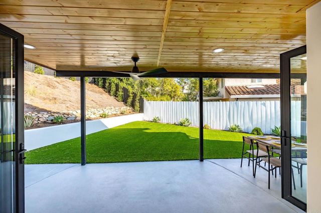 1486 Stoneridge Terrace, Vista, CA 92083