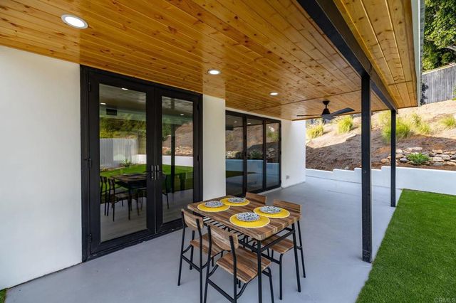 1486 Stoneridge Terrace, Vista, CA 92083
