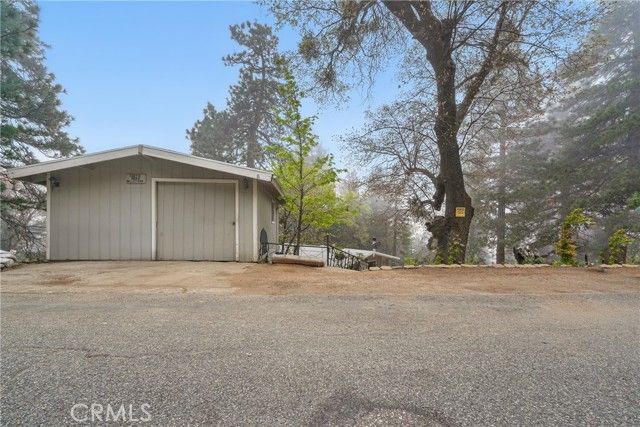 30919 Valley Oak, Running Springs, CA 92382